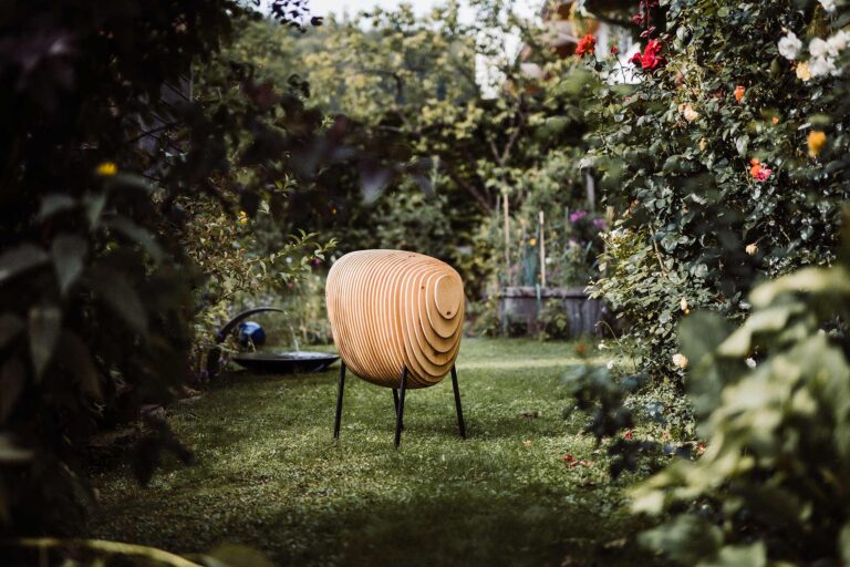 Design Schaf aus Holz der Tischlerei Messner am Ritten – Fotografie: Tania Marcadella